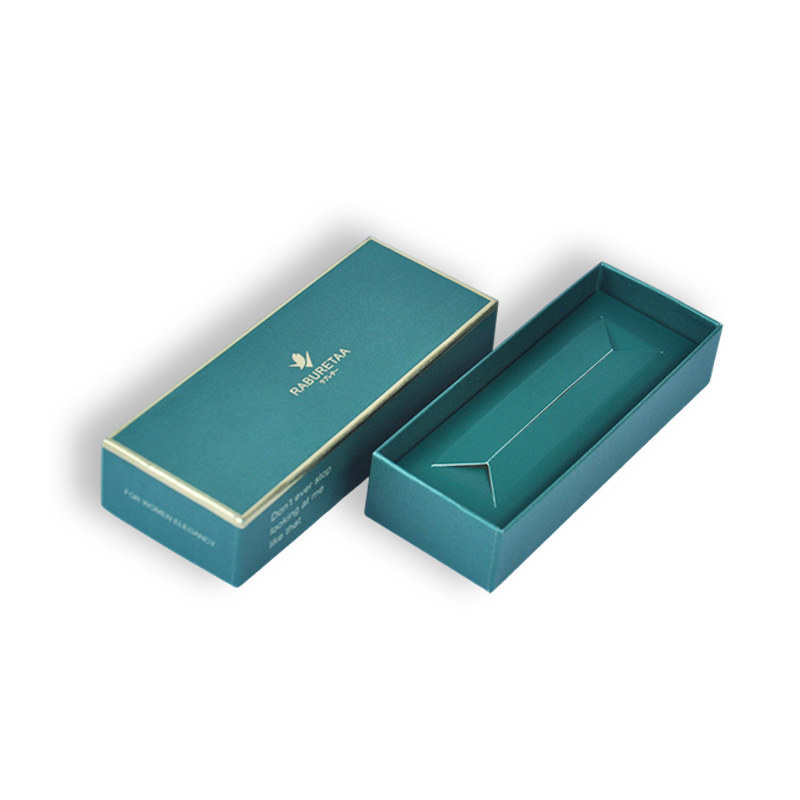 Caja con tapa y base verde con forro.