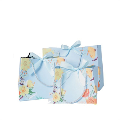 Bolsa de papel con cinta azul