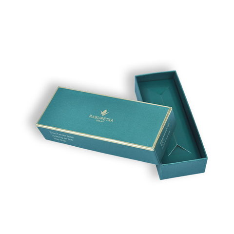 Caja con tapa y base verde con forro.