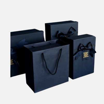 Caja de regalo negra de dos piezas con lazo de cinta