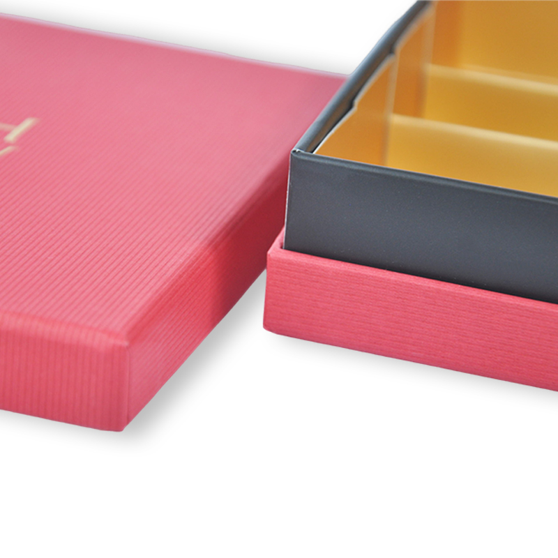 Tapa impresa personalizada y caja base con forro