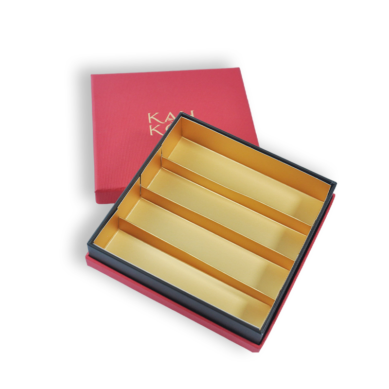 Tapa impresa personalizada y caja base con forro